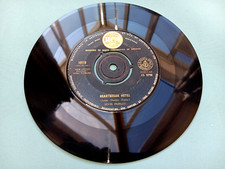 ELVIS PRESLEY HEARTBREAK HOTEL