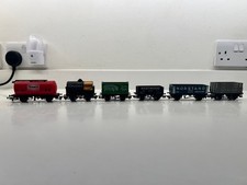 Hornby OO trucks x6 in usable