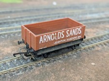 Hornby OO Gauge Red Arnold Sands Wagon