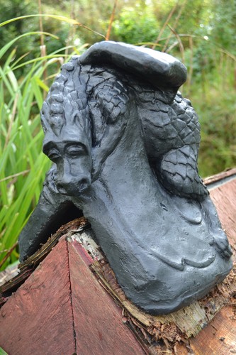 Baby black dragon - j, roof