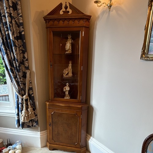Yew wood glass corner - wood,
