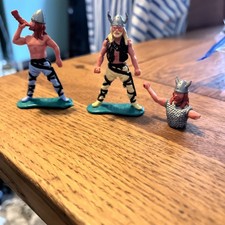 TIMPO TOYS 1974 (Vintage original) - 3 VIKINGS )