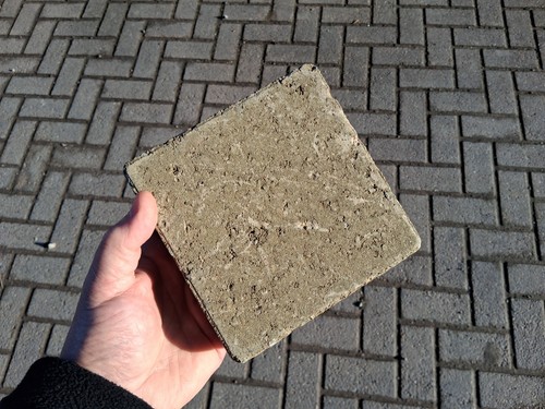 Buff block paving small - buff,