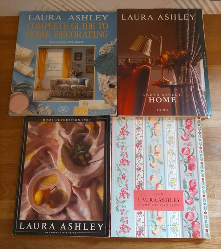 Book bundle x4 - x4, laura