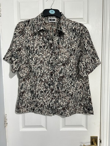 Animal print short-sleeve