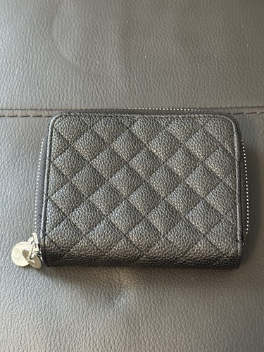 Black quilted look - quilted,