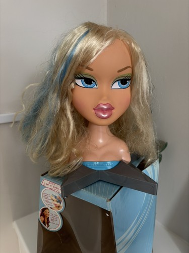 Bratz cloe hair styling - head,
