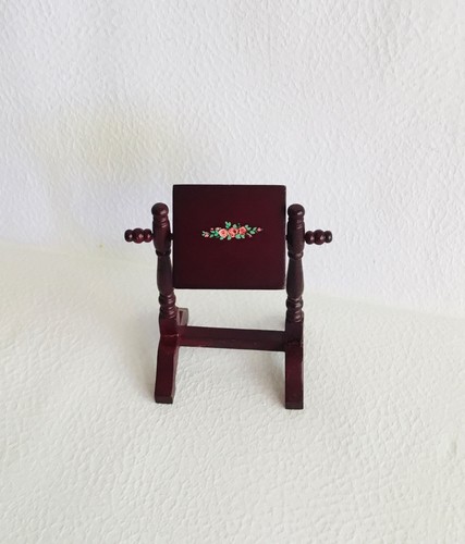 Dolls house scale - house, 1:12
