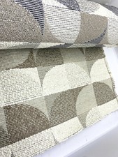 4.7 metres beige retro boucle