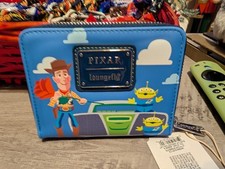 Lounge Fly Disney Pixar