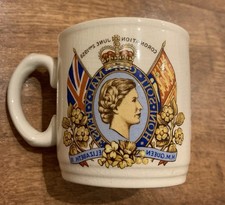 Vntg Queen Elizabeth II