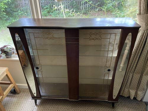 Display cabinet with - cabinet, glass