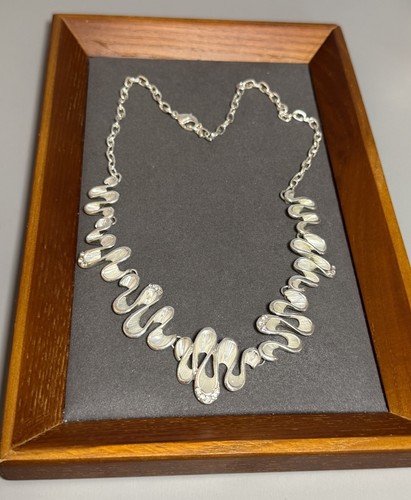 Quirky style necklace brushed - necklace,