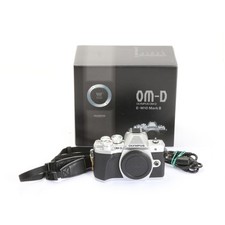 Olympus OM-D E-M10 Mark III +