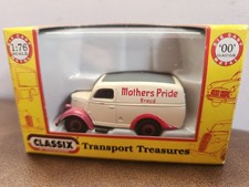 CLASSIX  FORD E83W Thames Van