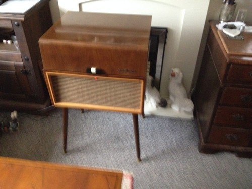 Mid record player - mid, on