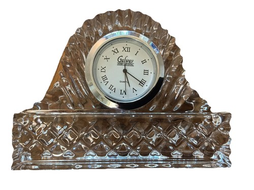 Vintage mantle clock small - vintage,