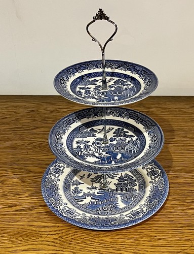 Blue and white - white, tier