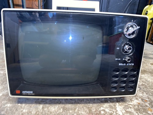 Vintage 1972 hitachi white - white, crt