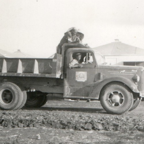 C1940s mack dump truck - c1940s,