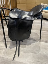 Solution Treeless Saddle Black