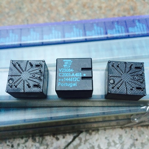 1piece tyco v23084 c2001 - 1piece,