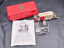 VINTAGE SINGER BUTTONHOLE ATTACHMENT 86718 W/ CASE PARTS MANUAL SEWING AID