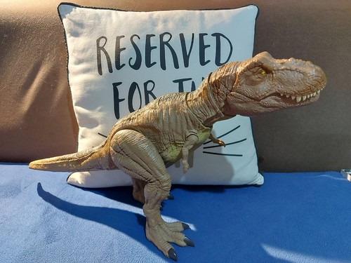 Jurassic world epic - -, roaring