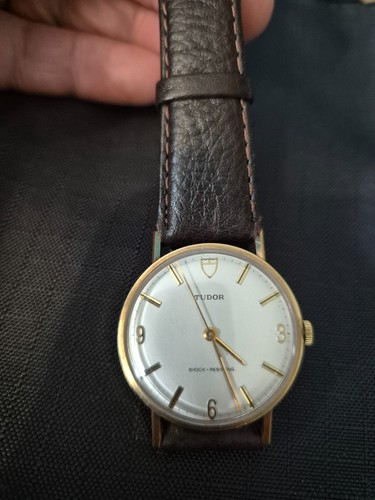 Tudor 9ct gold mens watch - gold,