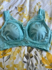 Rhonda Shear Ahh Pin-Up Lace Bra with Removable Pad in Teal, Large