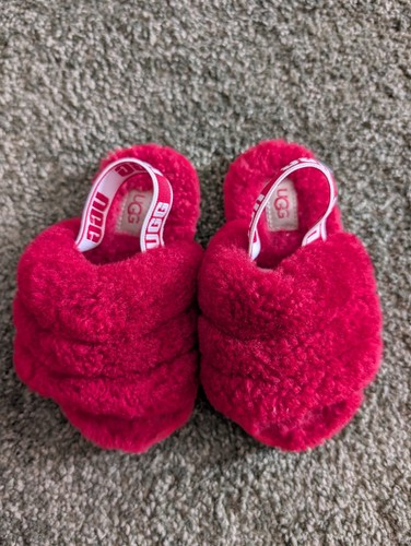 Ugg fluff yeah slippers a - yeah,