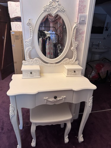 Shabby chic style white - chic,