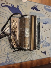 5 row button accordion 