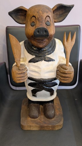 Solid wood pig chef - solid,