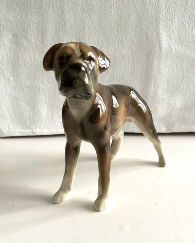Figurine boxer dog - boxer,
