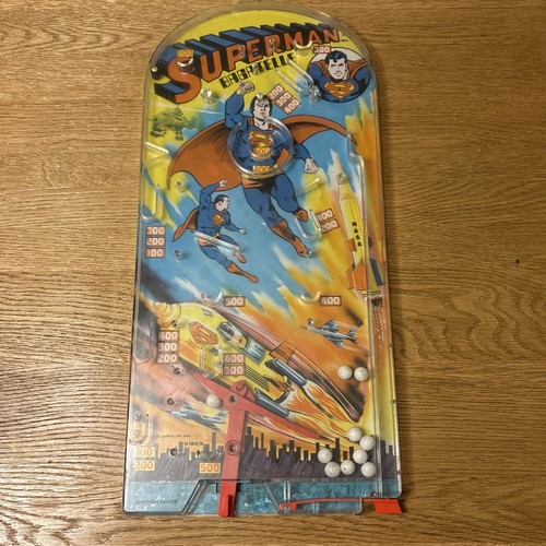 Vintage table top superman - top, pin