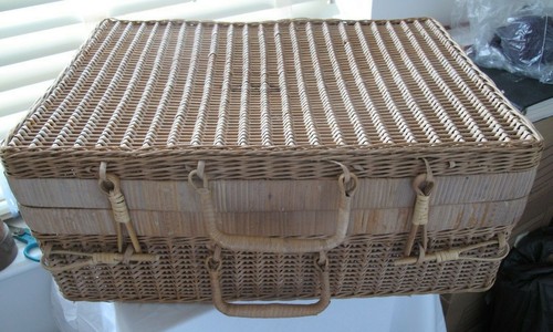 Vintage picnic hamper 36 - vintage,