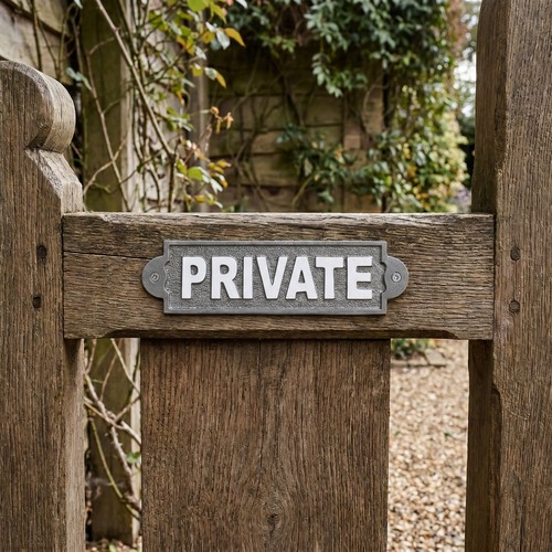 Vintage style private wall - vintage,