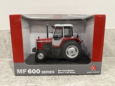 Universal Hobbies - Massey Ferguson 675 2WD Tractor - 1:32 - UH4150 - New/Mint