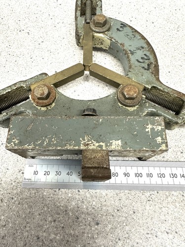 Fixed lathe steady - for, approx