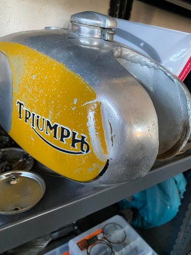 Triumph 5 - triumph, black