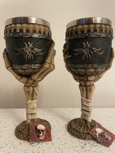New resin metal skull - &,