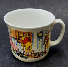 BONE CHINA ROYAL DOULTON THE WINNIE THE POOH  SMALL MUG