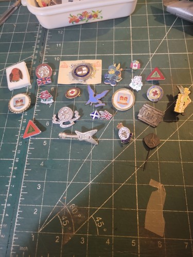 Joblot vintage enamel badges - vintage,