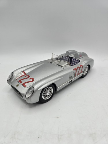 Burago mercedes benz 300 - 1-18,
