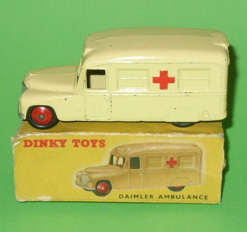 Dinky 253 daimler ambulance - /,