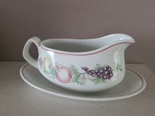BOOTS ORCHARD GRAVY JUG & TRAY