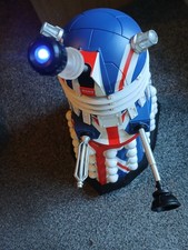 Doctor Who 50th Anniversary Large Union Jack Dalek Lights up 12" Figure With Box