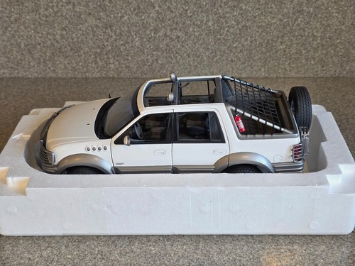 Autoart ford expedition - autoart,