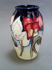 2003 SUPERB VINTAGE MOORCROFT POTTERY WILD CYCLAMEN 4 " VASE BY EMMA BOSSONS